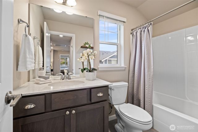 3221 SW Holly Street, Seattle, WA 98126