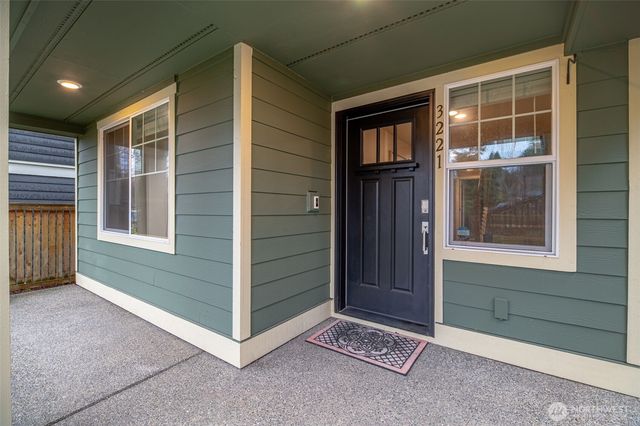 3221 SW Holly Street, Seattle, WA 98126