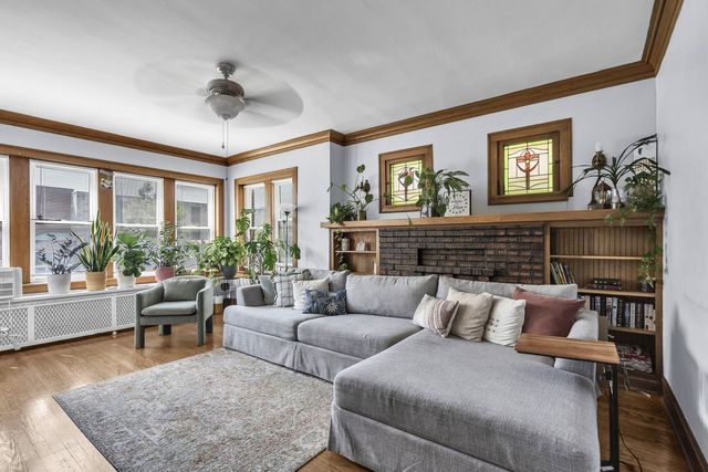 1027 N HARLEM Avenue, Oak Park, IL 60302