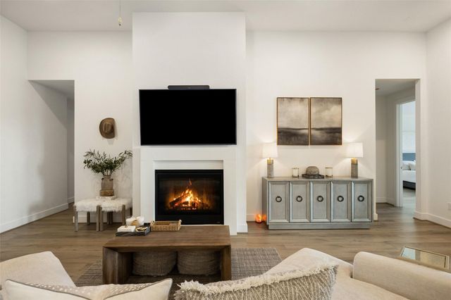 600 Bonfisk BND, Austin, TX 78738