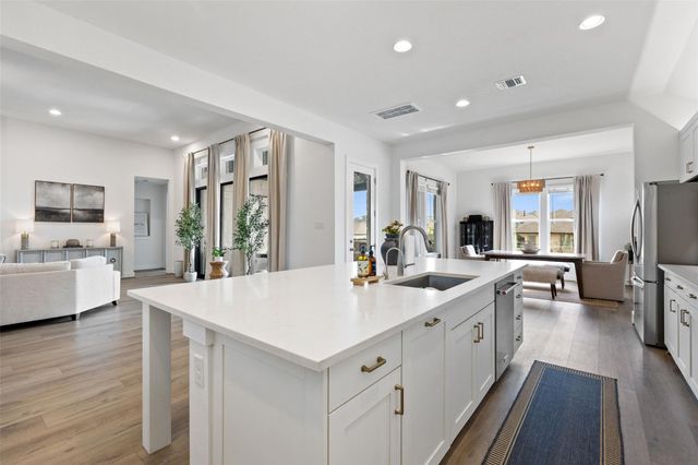 600 Bonfisk BND, Austin, TX 78738