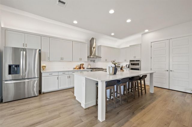 600 Bonfisk BND, Austin, TX 78738