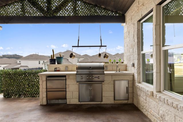 600 Bonfisk BND, Austin, TX 78738