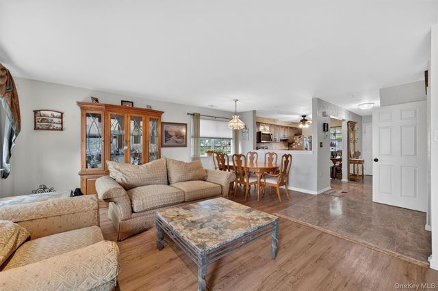 28 Lois Lane, Monroe, NY 10950