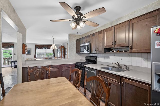 28 Lois Lane, Monroe, NY 10950