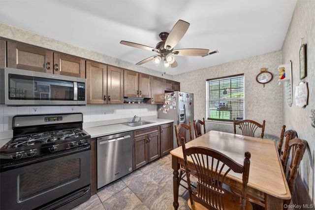 28 Lois Lane, Monroe, NY 10950