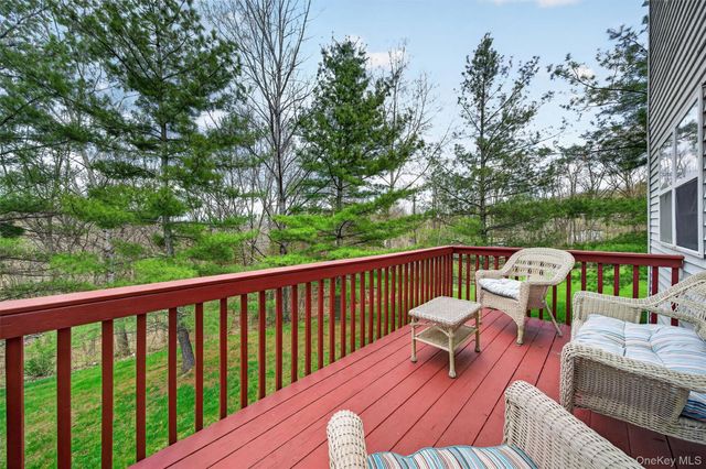 28 Lois Lane, Monroe, NY 10950