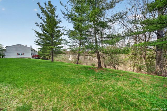 28 Lois Lane, Monroe, NY 10950