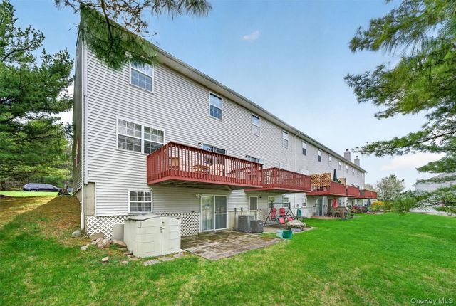 28 Lois Lane, Monroe, NY 10950