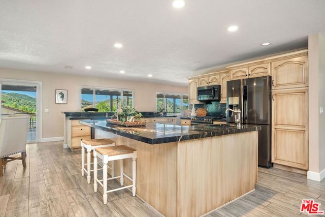 1218 Nonchalant Drive, Simi Valley, CA 93065