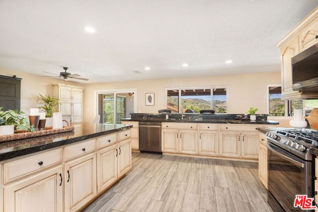 1218 Nonchalant Drive, Simi Valley, CA 93065