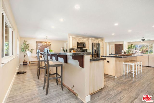 1218 Nonchalant Drive, Simi Valley, CA 93065