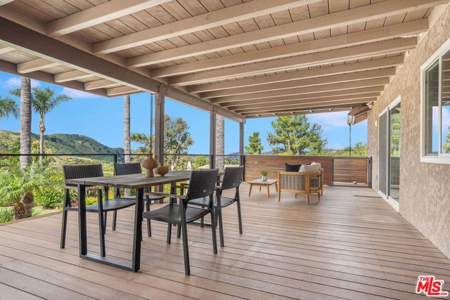 1218 Nonchalant Drive, Simi Valley, CA 93065