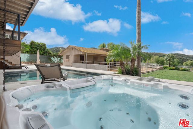 1218 Nonchalant Drive, Simi Valley, CA 93065