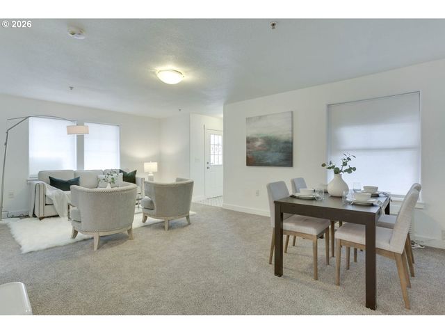 9837 Ne IRVING St 301, Portland, OR 97220