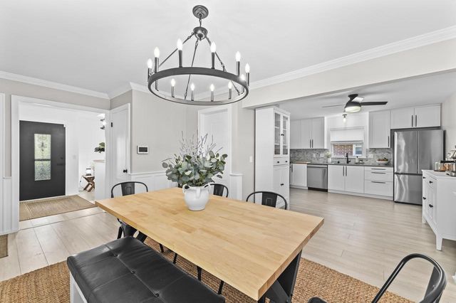 8621 W Grantosa DRIVE, Milwaukee, WI 53225
