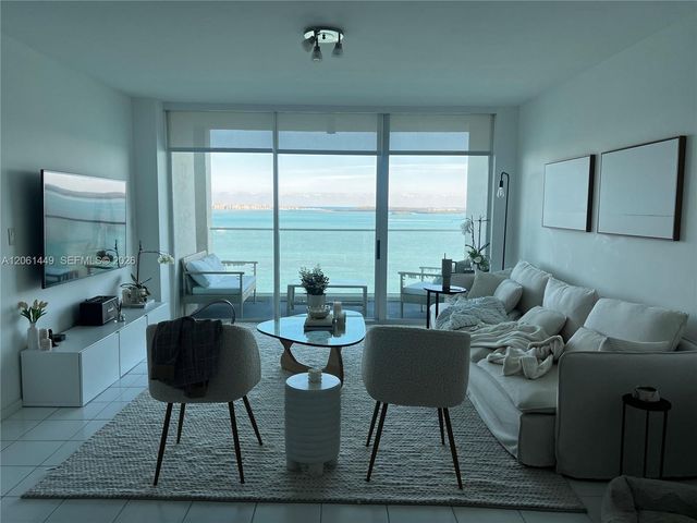 800 Claughton Island Dr 1404, Miami, FL 33131