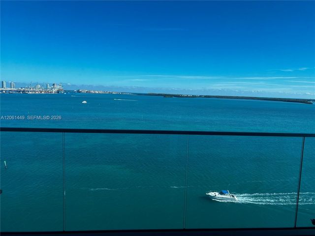 800 Claughton Island Dr 1404, Miami, FL 33131