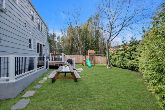 35 Bayview Avenue, Port Washington, NY 11050