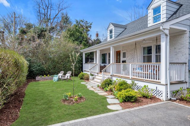 35 Bayview Avenue, Port Washington, NY 11050