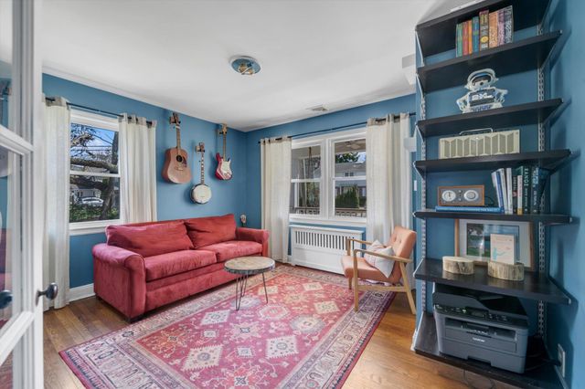 35 Bayview Avenue, Port Washington, NY 11050