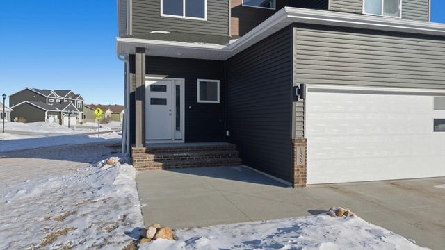 1326 Commander Drive W, West Fargo, ND 58078