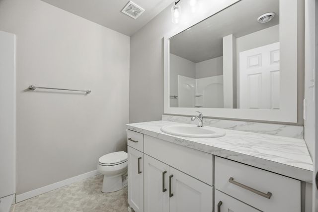 1326 Commander Drive W, West Fargo, ND 58078