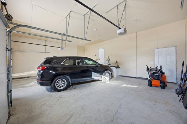 1326 Commander Drive W, West Fargo, ND 58078