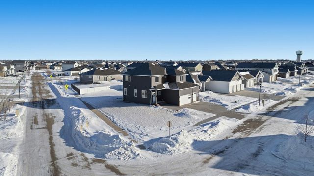 1326 Commander Drive W, West Fargo, ND 58078