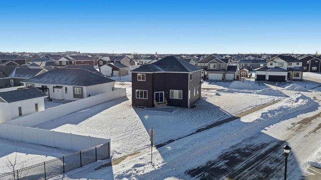 1326 Commander Drive W, West Fargo, ND 58078