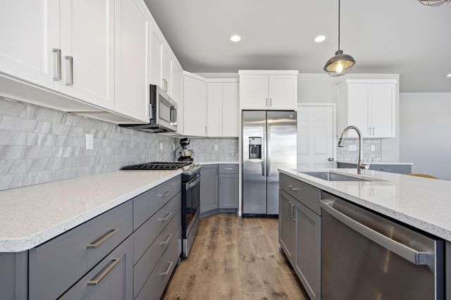 1326 Commander Drive W, West Fargo, ND 58078