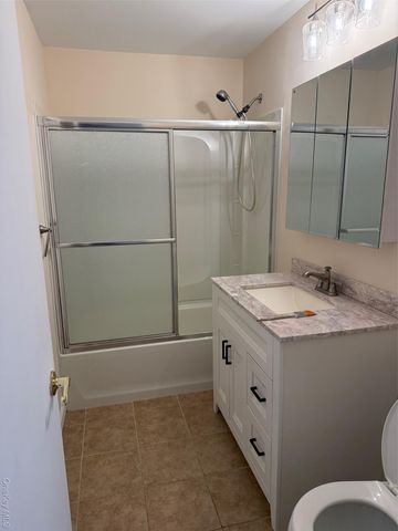 15 Granada Crescent 4, White Plains, NY 10603