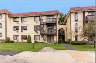 15 Granada Crescent 4, White Plains, NY 10603