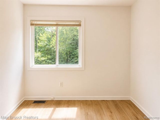 21613 Wallace Drive, Southfield, MI 48075