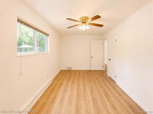 21613 Wallace Drive, Southfield, MI 48075