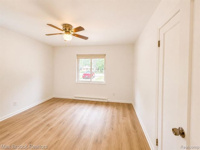 21613 Wallace Drive, Southfield, MI 48075