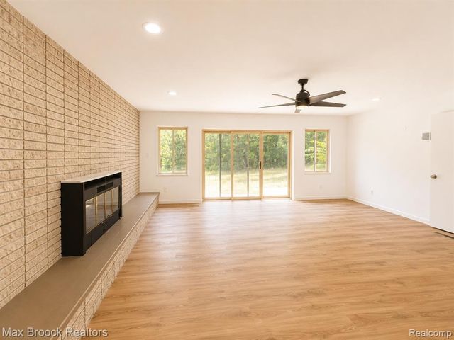 21613 Wallace Drive, Southfield, MI 48075