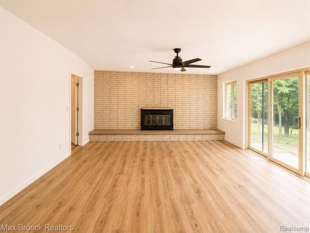 21613 Wallace Drive, Southfield, MI 48075