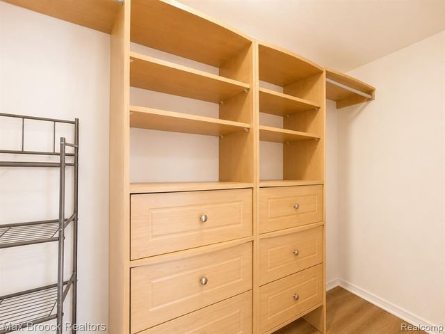 21613 Wallace Drive, Southfield, MI 48075