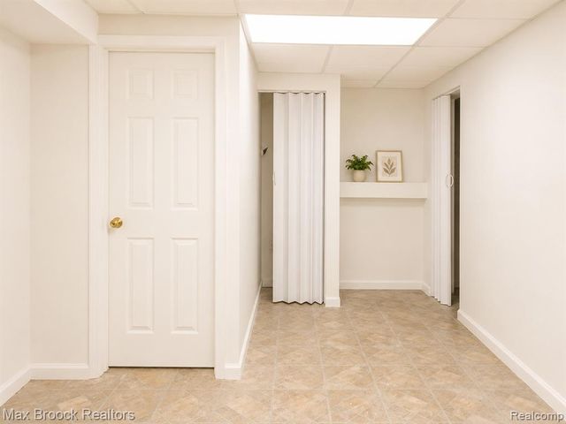 21613 Wallace Drive, Southfield, MI 48075