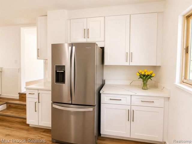 21613 Wallace Drive, Southfield, MI 48075