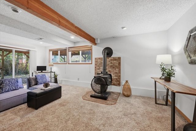 915 S 261st Place, Des Moines, WA 98198