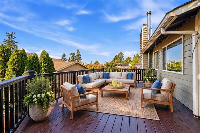 915 S 261st Place, Des Moines, WA 98198