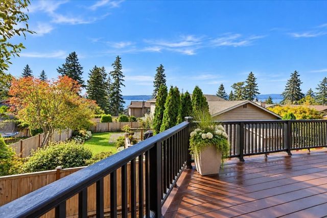 915 S 261st Place, Des Moines, WA 98198