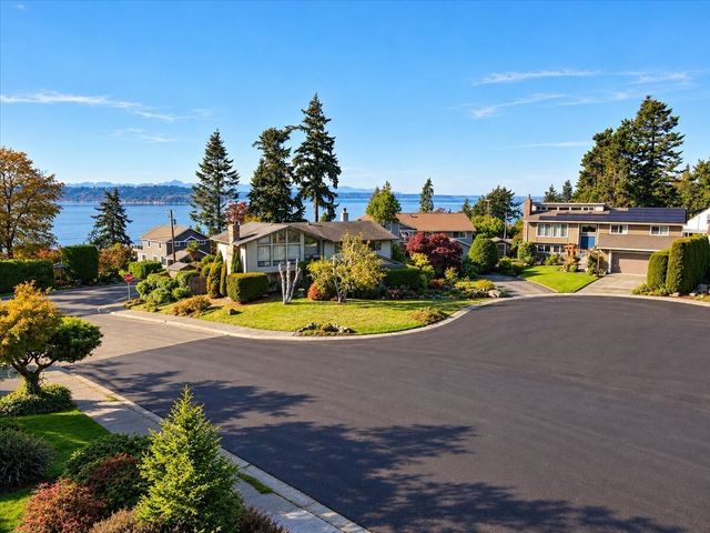 915 S 261st Place, Des Moines, WA 98198