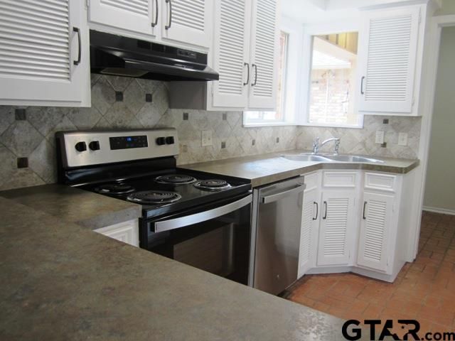 328 Brookwood, Tyler, TX 75701