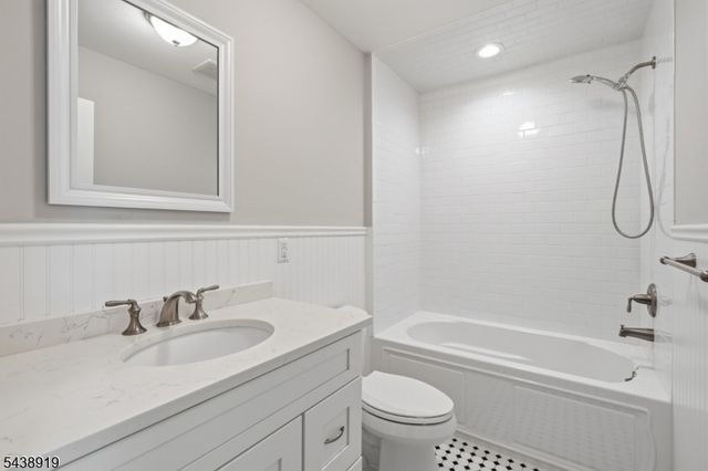 4 Central Ave 4C, Caldwell Boro Twp., NJ 07006