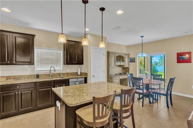 1728 Berkshire Circle SW, Vero Beach, FL 32968