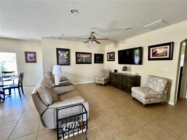 1728 Berkshire Circle SW, Vero Beach, FL 32968