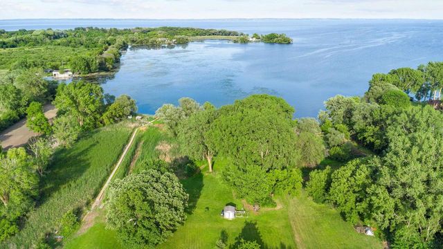 3488 COUNTY RD A, Oshkosh, WI 54901